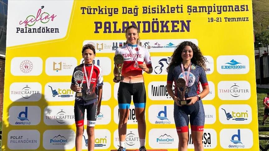 Akfen İnşaat'ın desteklediği milli bisiklet sporcusu U23 Türkiye Şampiyonu oldu