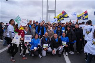 101 Akfen Gönüllüsü, İstanbul Maratonu'nda TİKAV'ın "Eğitimde Eşitlik" projesi için koştu