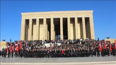 Doğa Koleji Cumhuriyet'in 101. yılında Anıtkabir'i ziyaret etti