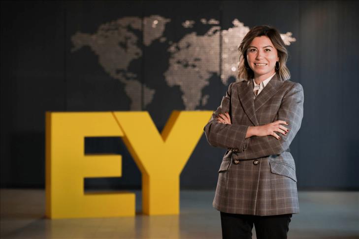  Ernst & Young 2030'a kadar sera gazını yarıya indirecek