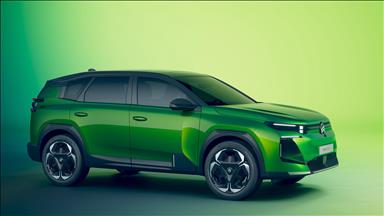Citroen'in yeni C5 Aircross modeli hibrit ve elektrikli motor seçenekleriyle tanıtıldı