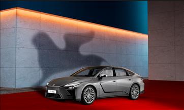 Lexus Venedik'te elektrikli araç modellerini sinema dünyasıyla buluşturacak