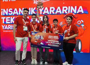 Doğa Koleji'nden BioMechanics takımı TEKNOFEST'te sağlık teknolojileri dalında Türkiye üçüncüsü oldu