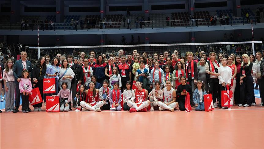 Aras Spor Kulübü sezona itfaiye ve kız çocuklarıyla el ele başladı