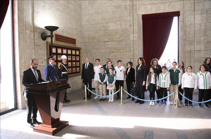 Doğa Koleji öğrencileri Anıtkabir'i ziyaret etti