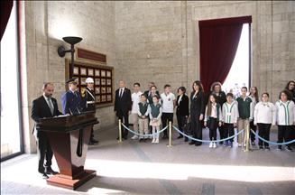 Doğa Koleji öğrencileri Anıtkabir'i ziyaret etti