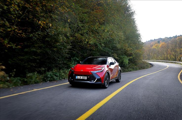 Toyota, C-HR Hybrid modelinin "GR SPORT" donanımını ürün gamına ekledi