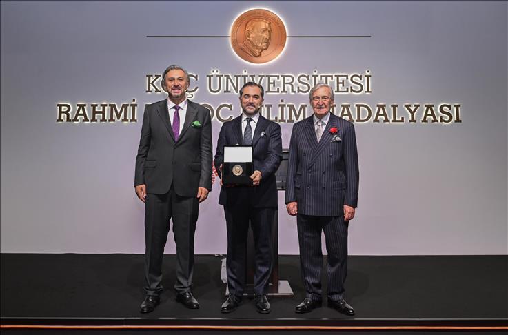 Koç Üniversitesi Rahmi M. Koç Bilim Madalyası Prof. Dr. Ufuk Akçiğit'e verildi