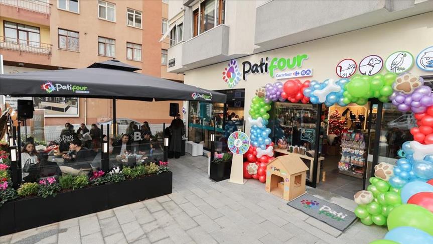 CarrefourSA PATiFOUR'u hizmete açtı 