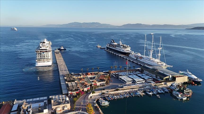 Ege Port Kuşadası 2025'i 617 kruvaziyer seferle tamamladı