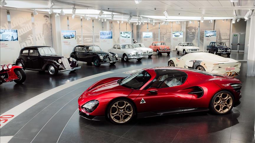 Alfa Romeo'nun 33 Stradale modeli müzeye geri dönüyor