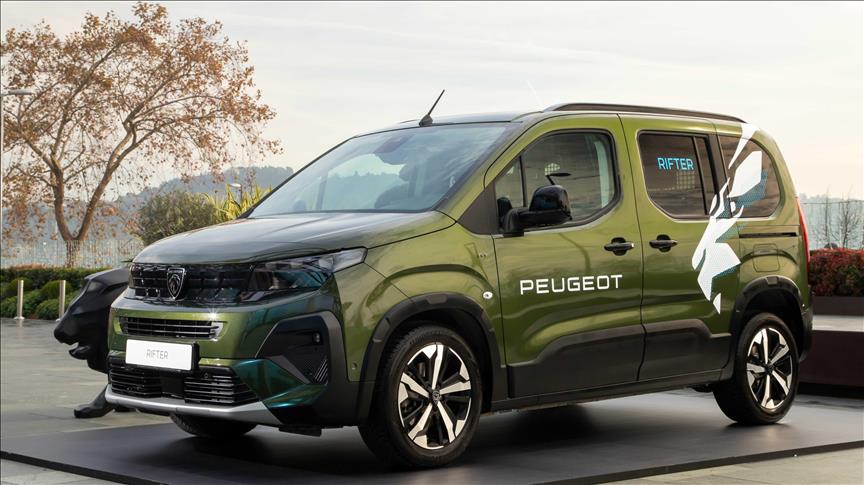 Stellantis 2025'te Avrupa'da 2,4 milyonun üzerinde satış elde etti 