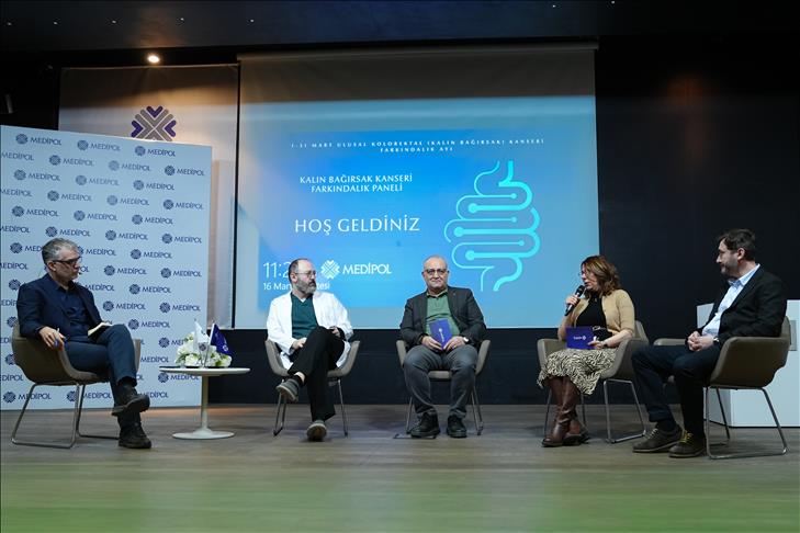 Medipol Sağlık Grubu "Kalın Bağırsak Kanseri Farkındalık Paneli" düzenledi