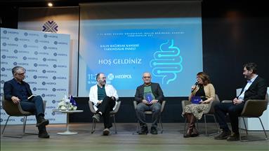 Medipol Sağlık Grubu "Kalın Bağırsak Kanseri Farkındalık Paneli" düzenledi