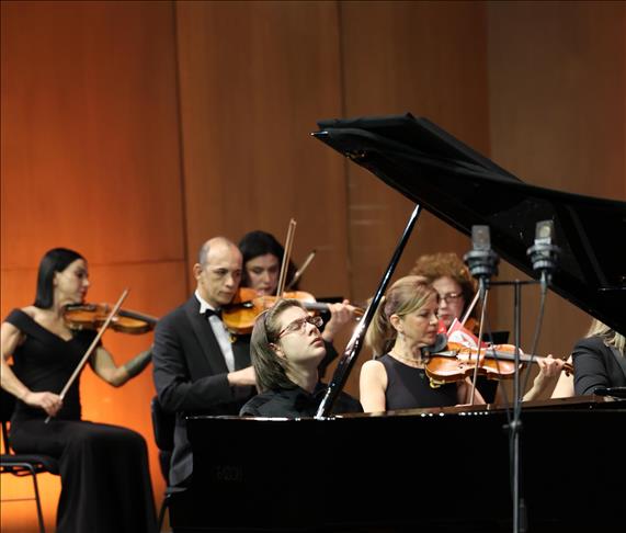 İDSO DenizBank Konserleri'nde 19 Mayıs coşkusu yaşandı