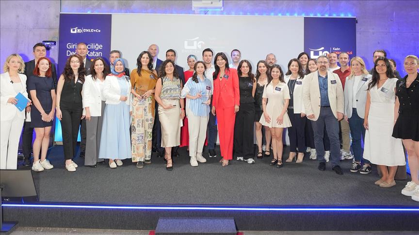 ÜNLÜ & Co Kadın Teknoloji Girişimcileri Akademisi'nin 2025-2026 dönemi tamamlandı