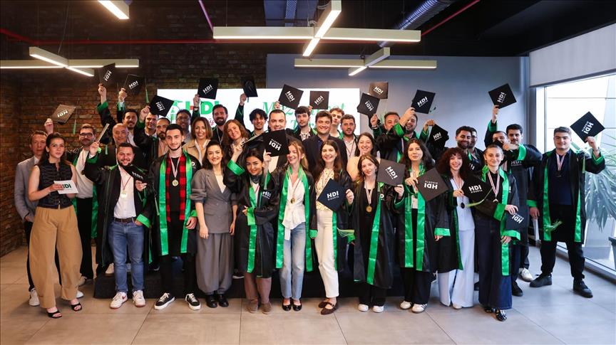 HDI Kampüs ikinci dönem mezunlarını verdi