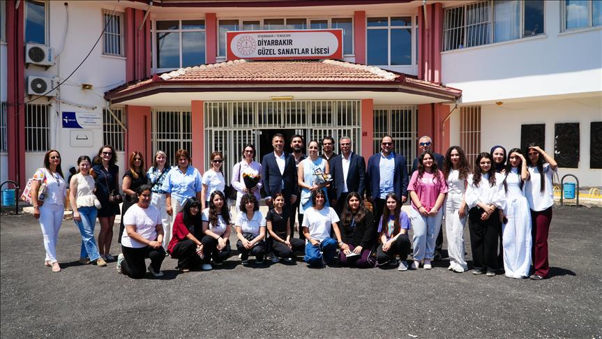 "Finansla Gelecek" projesi eğitim seferberliği Diyarbakır'da gençlerle buluştu