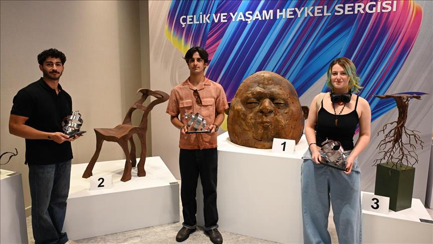 Erdemir'in 9. Çelik ve Yaşam Heykel Yarışması'nda ödüller sahiplerini buldu