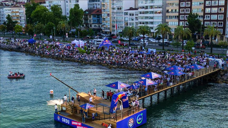 Red Bull "Yağlı Direk" etkinliği Ordu'da gerçekleştirildi