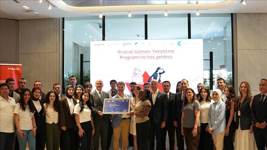 Akbank Gençlik Akademisi'nin "Export Talent Programı" tamamlandı