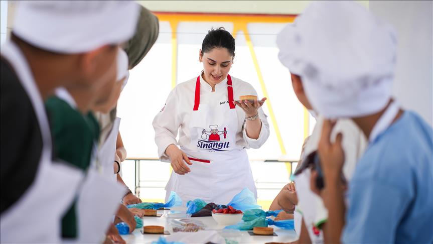 Sinangil ve Kalben Derneği çocukları pastacılık atölyesinde buluşturdu