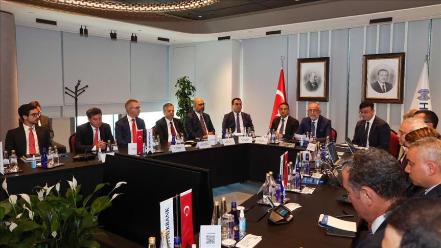Halkbank üçüncü halka arzı için yatırımcılarla buluştu