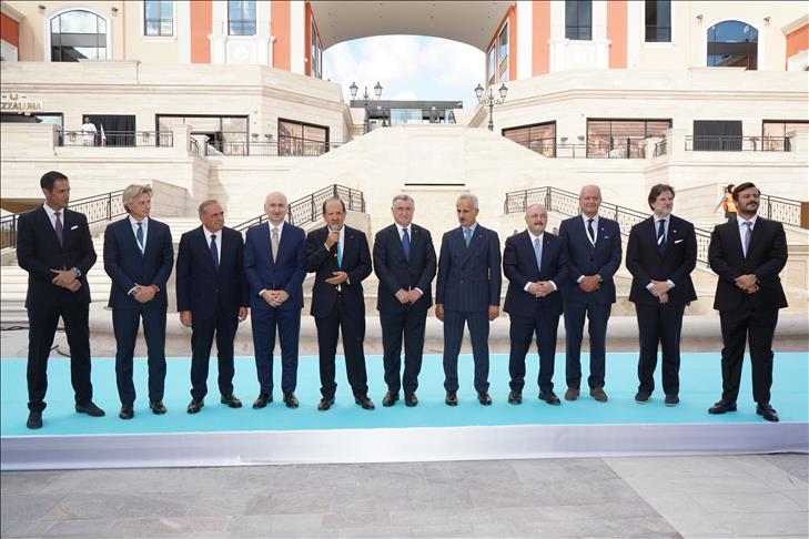 Florentia Village 250 milyon avroluk yatırımla İstanbul'da açıldı