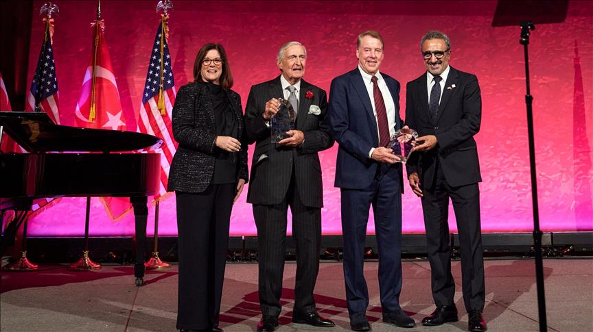 Rahmi Koç ve Bill Ford'a New York'ta onur ödülü verildi