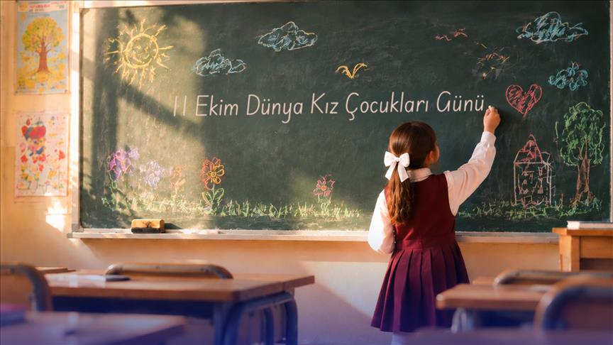 Sabancı Vakfından Dünya Kız Çocukları Günü dolayısıyla Nirengi Derneğine destek