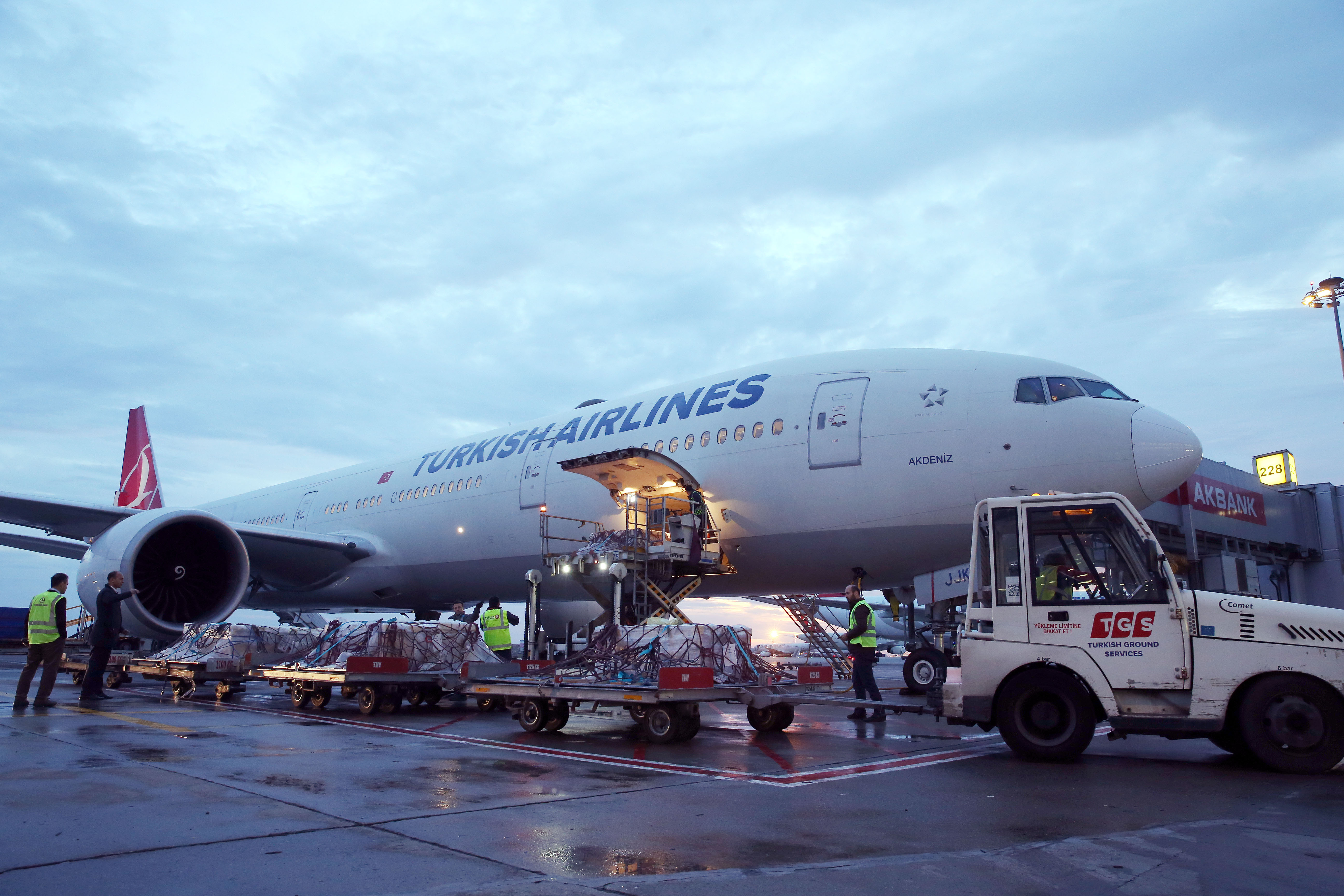 Turkish Airlines Стамбул Дубай. Пашковский аэропорт Turkish Airlines. Turkish Airlines Gaziantep. Туркиш Эйрлайнс в аэропорту Батуми.