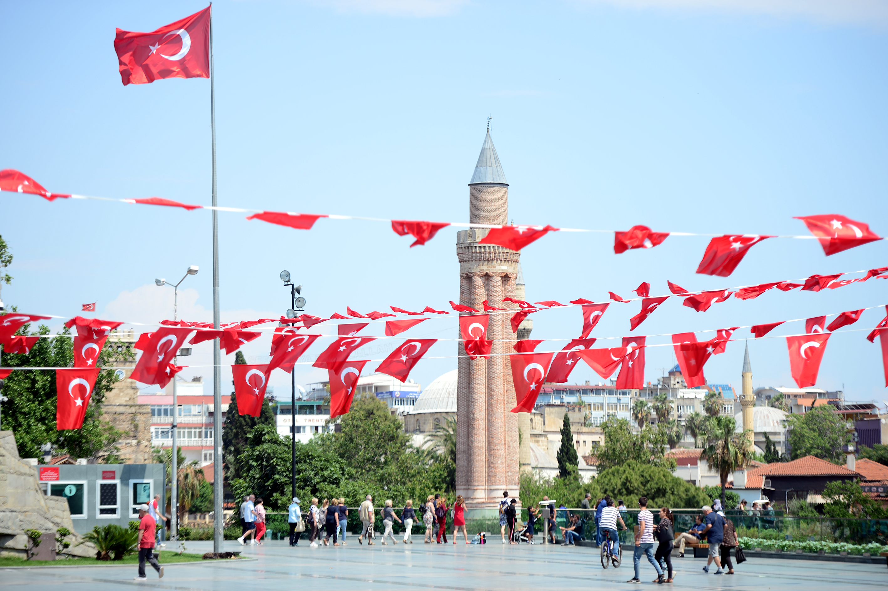 Турция россия въезд. Турция Анталья флаг. Турция туризм. Туристы в Турции. Турция флаг и достопримечательности.